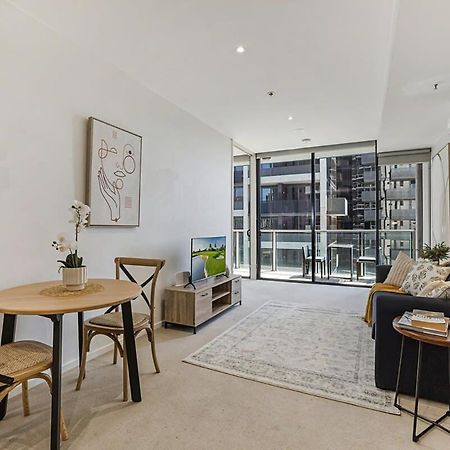 Spacious 1-Bed Unit In Heart With Gym And Pool Melbourne Exterior foto