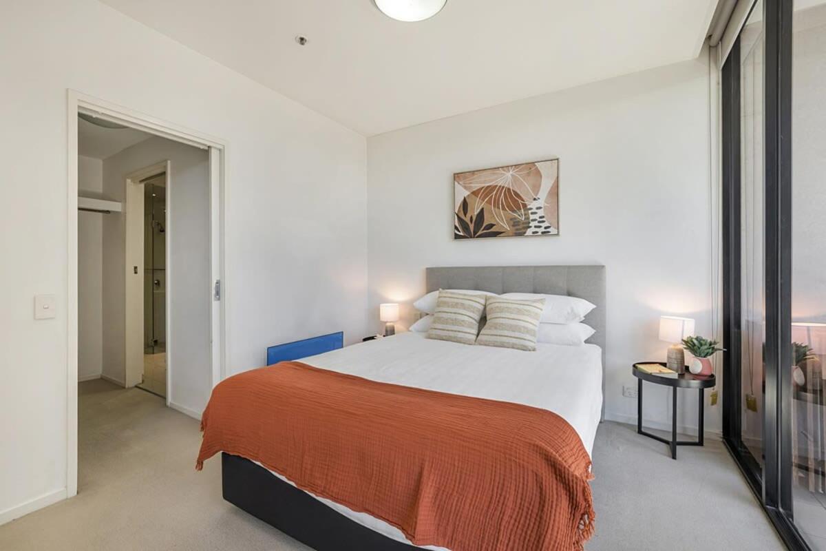 Spacious 1-Bed Unit In Heart With Gym And Pool Melbourne Exterior foto