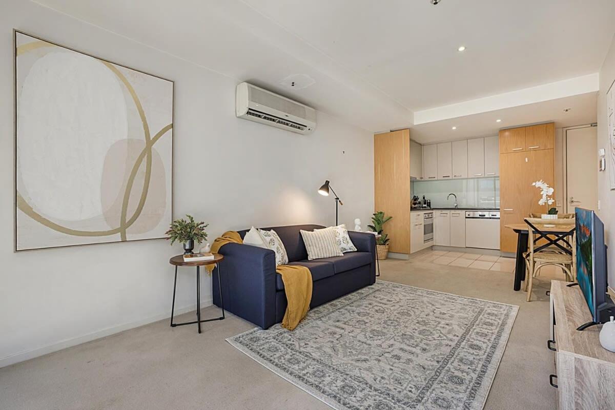 Spacious 1-Bed Unit In Heart With Gym And Pool Melbourne Exterior foto