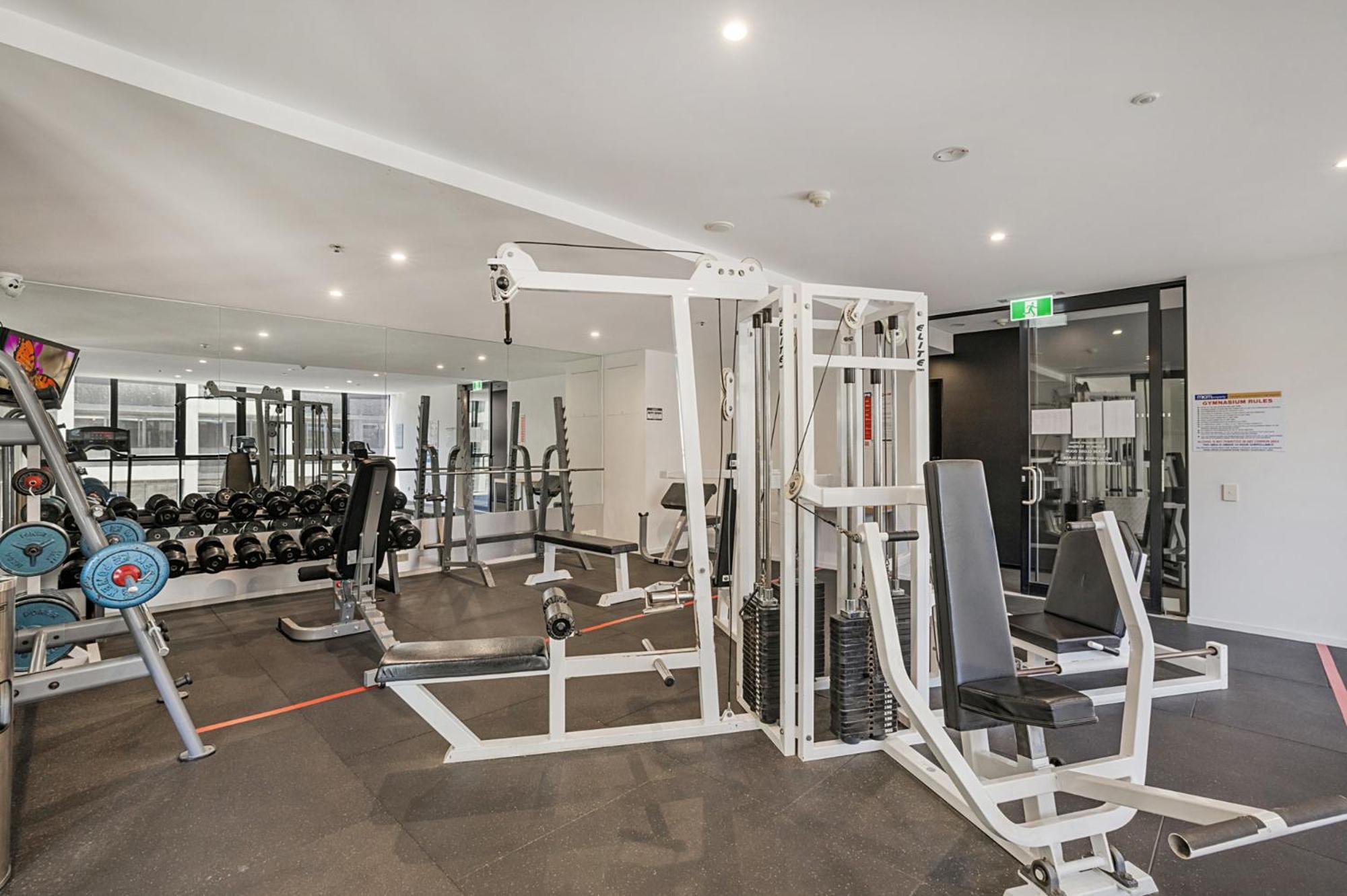 Spacious 1-Bed Unit In Heart With Gym And Pool Melbourne Exterior foto